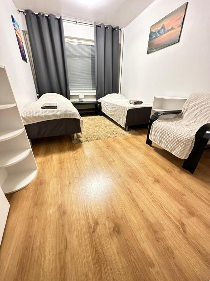 3-Room Apartment In Oulu Center, Parking מראה חיצוני תמונה